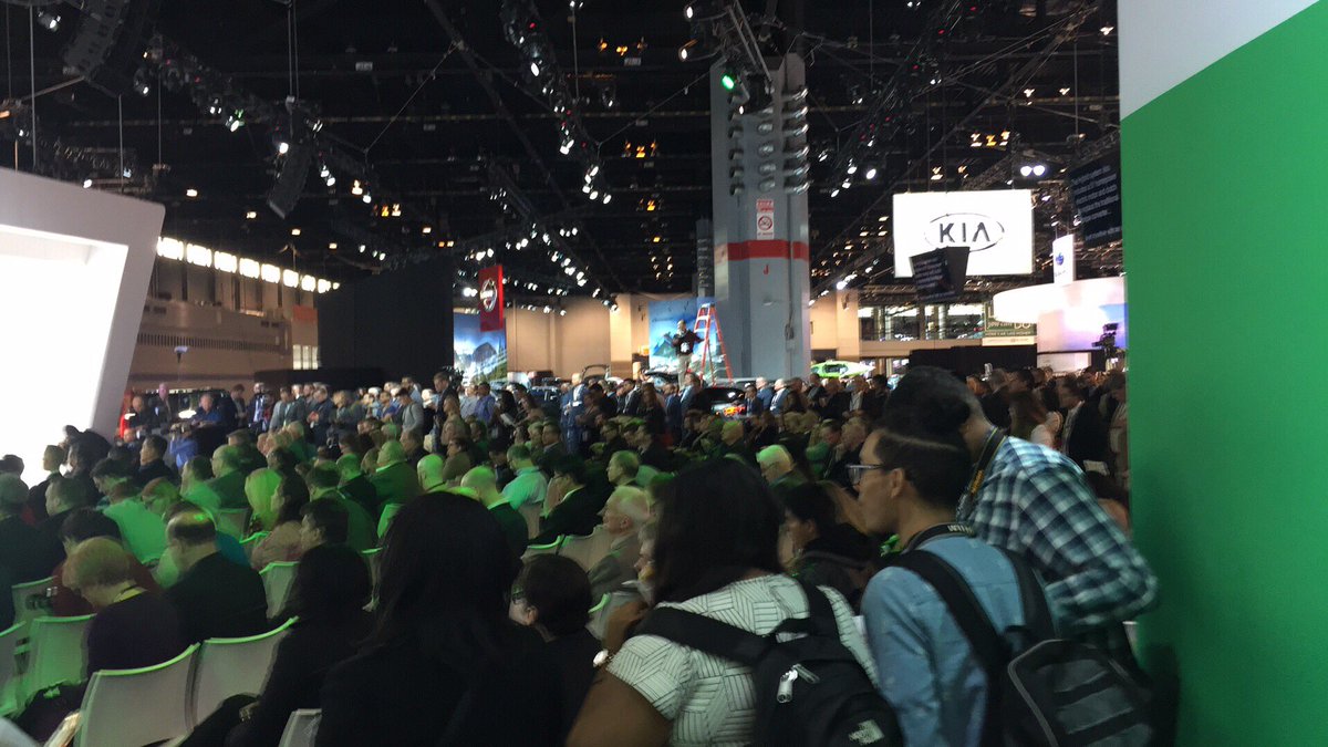 SchoolofRockOP's tweet photo. This is half the audience. #Kia. #ChicagoAutoShow  #sorusa WOW. https://t.co/d6nka4LnJs