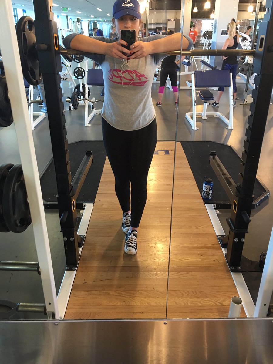 healthyhay's tweet photo. Quick 5x5 at 85% between classes today 💪🏼 https://t.co/oHsUtghgeI