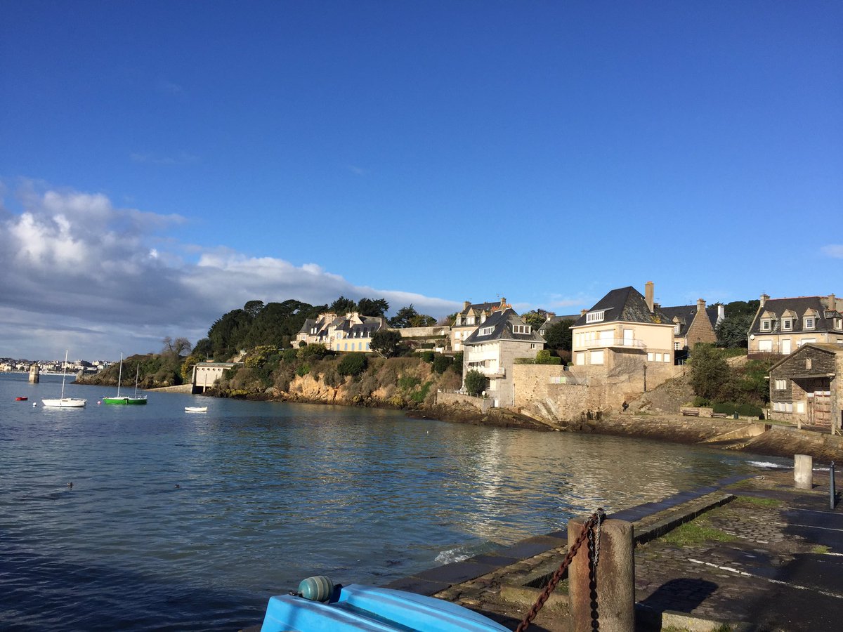 MaisonLocker's tweet image. C'est sympa aussi saint-servan avec la cité d'aleth et la tour solidor face à la cité intra-muros. Un régal !