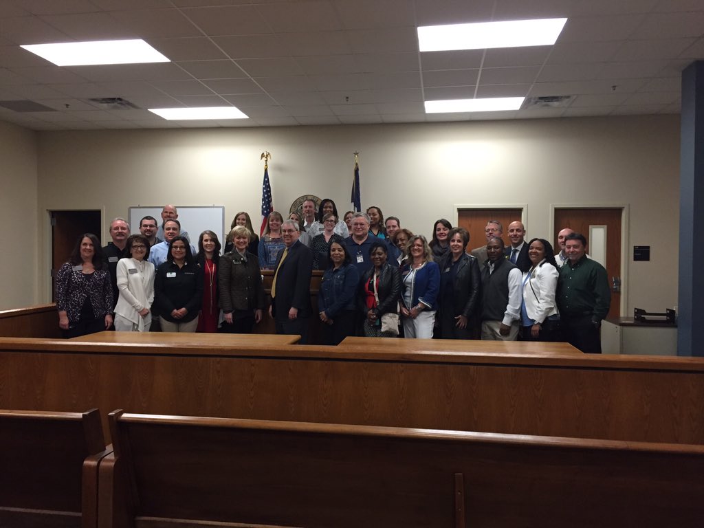 photobaugh's tweet photo. Me and my #leadership class #BRMday #LG35 https://t.co/3T2nq2kXur