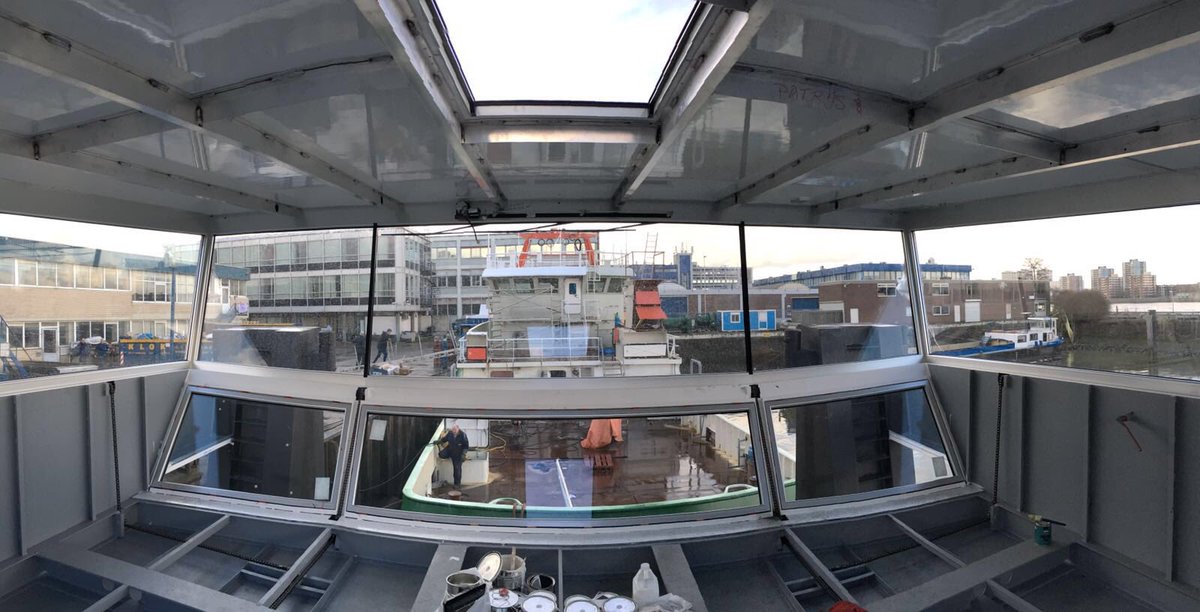 Vandaag geen één maar twee stuks stuurhuizen geladen op de schepen MTS Sara en duwsleepboot Patrijs.