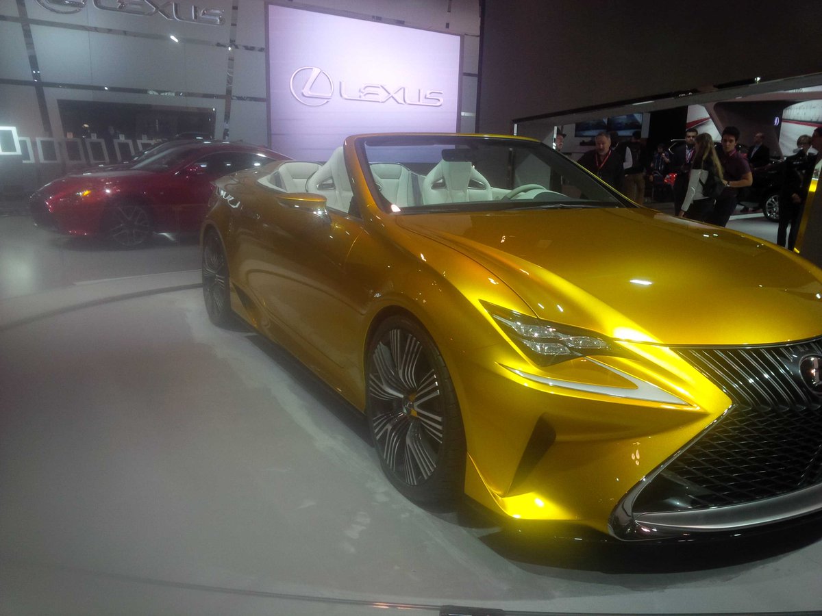 toallfields's tweet image. Lexus LF-C2  roadster. Shapes interact with light, textured paint. But it&apos;s not for sale. @globedrive #CIAS2015
