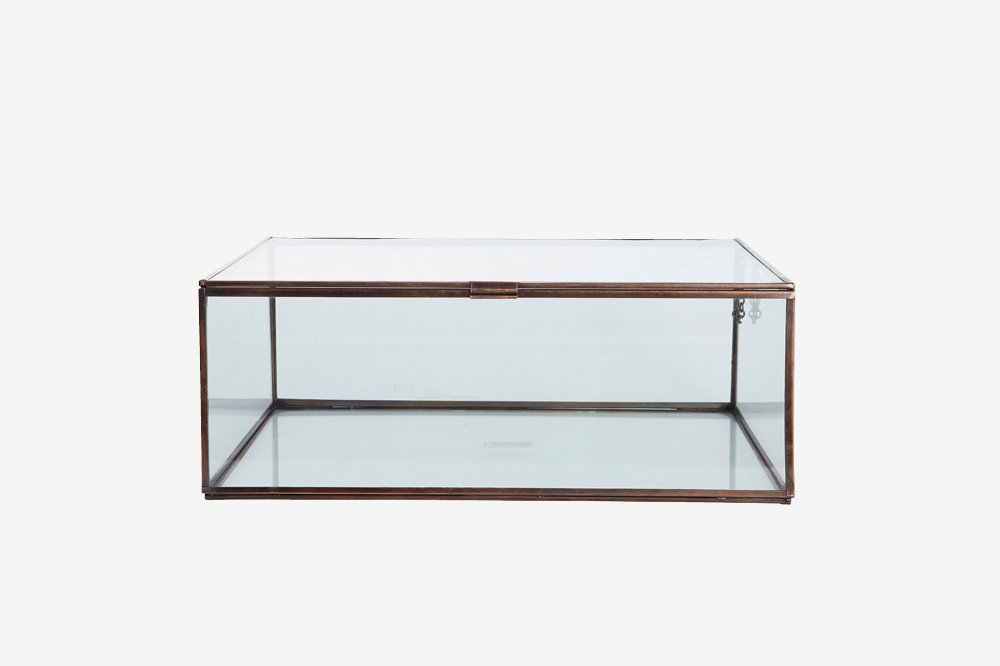 A beautiful way to keep your coffee table books dust-free: cowandco.co.uk/products/sale/…