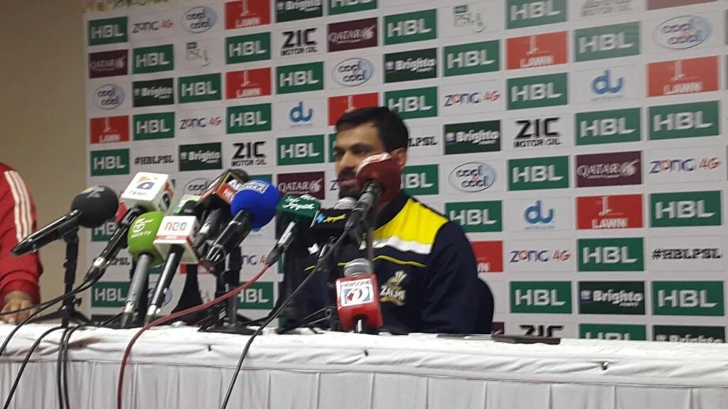 Allhumdullilahh's tweet photo. In press conference 👌😀💞 》》~~ @MHafeez22 https://t.co/OrFN5Ez4tW