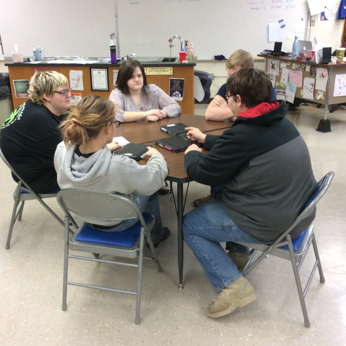 suchsland325's tweet photo. Debating clear cutting from different perspectives #PHSenviro #casestudy https://t.co/ILmjQxXBDt