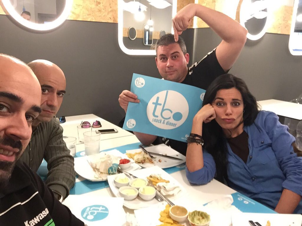 SonyaOM's tweet photo. Inaugurando el #tbolovers en buena compañía 😜😜 https://t.co/7mnhisbxXz