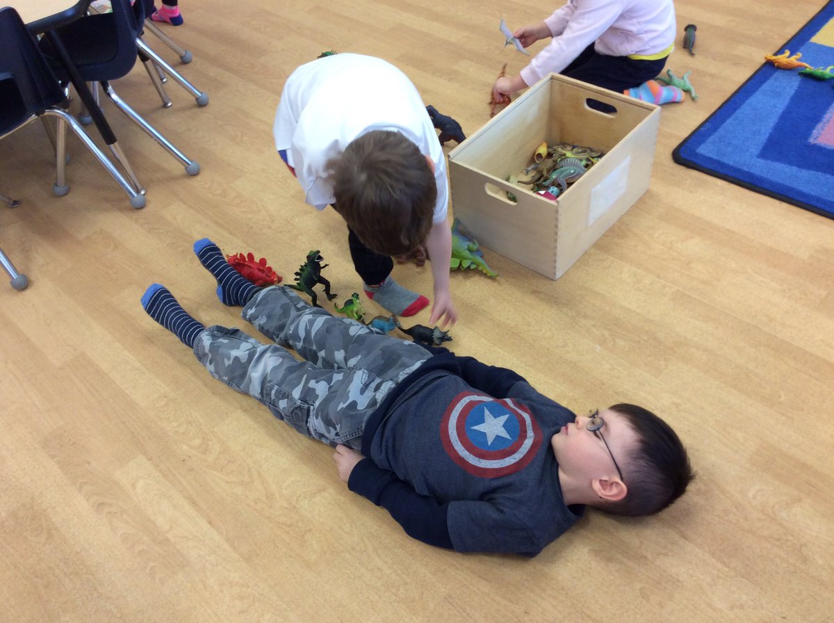 bigredroomstcat's tweet photo. How many dinosaurs long are the rookies? #nonstandardunitsofmeasurement #pvncey https://t.co/b3F7IRP8UO