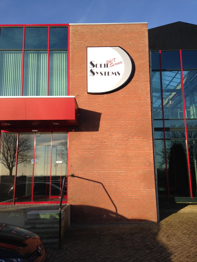 SolidSystemsBV's tweet photo. Van de week nieuw logo geplaatst aan gevel pand #solidsystems #beveiliging https://t.co/ImyJcrVJtf