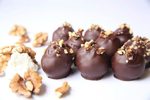 Chicagoist's tweet image. The 9 Best Chocolate Shops In The Chicago Area bit.ly/1LnHRSO