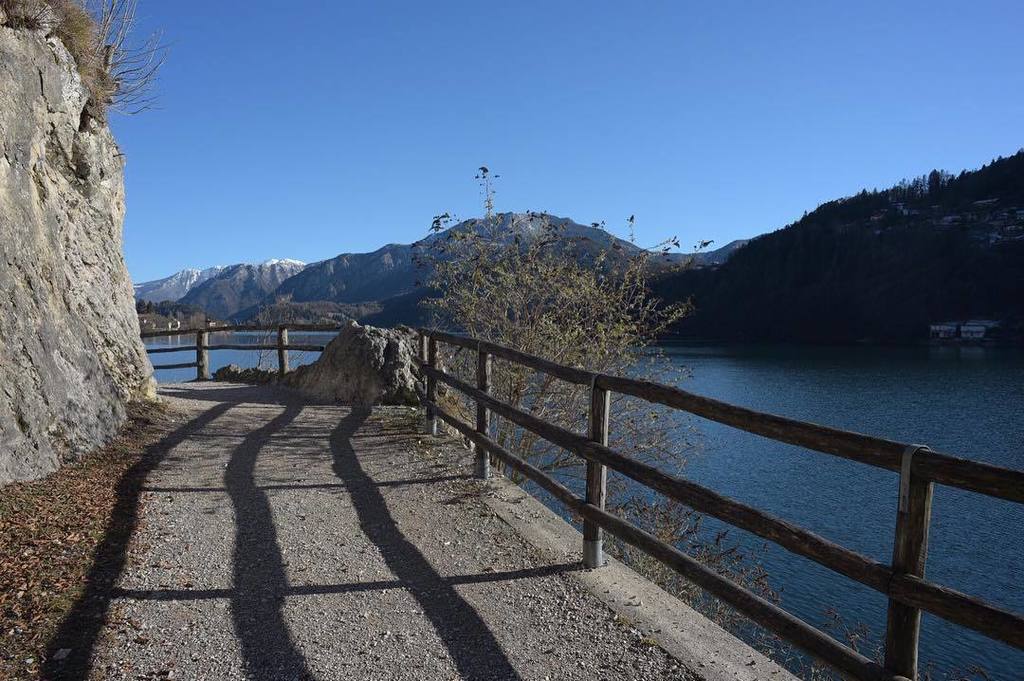 Macfan1963's tweet photo. Lago di Ledro #vallediledro #pievediledro #hotellido #passeggiata #passione_fotografica #lake #lagodiledro https://t.co/Ub4lah5SYA