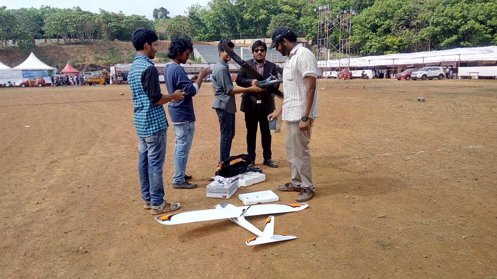 anoopedk's tweet photo. Another Big event from #RIT #Startup Bootcamp. Drone Workshop🚀✈🚁 @RIT_Kottayam @Startup_RIT https://t.co/m7WAajS2rw