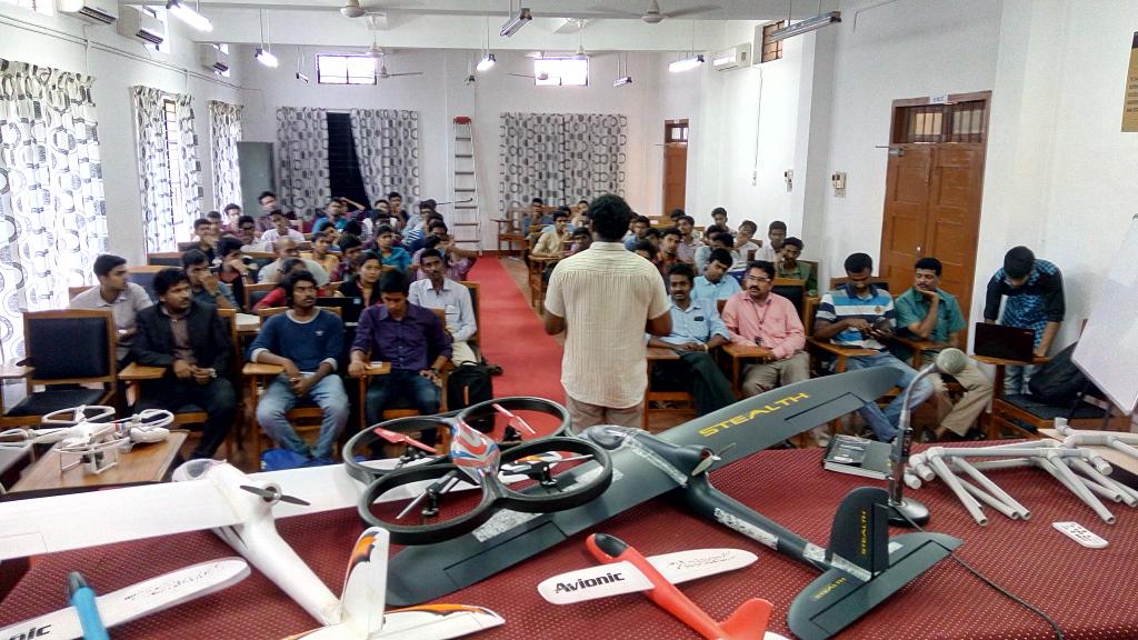 anoopedk's tweet photo. Another Big event from #RIT #Startup Bootcamp. Drone Workshop🚀✈🚁 @RIT_Kottayam @Startup_RIT https://t.co/m7WAajS2rw