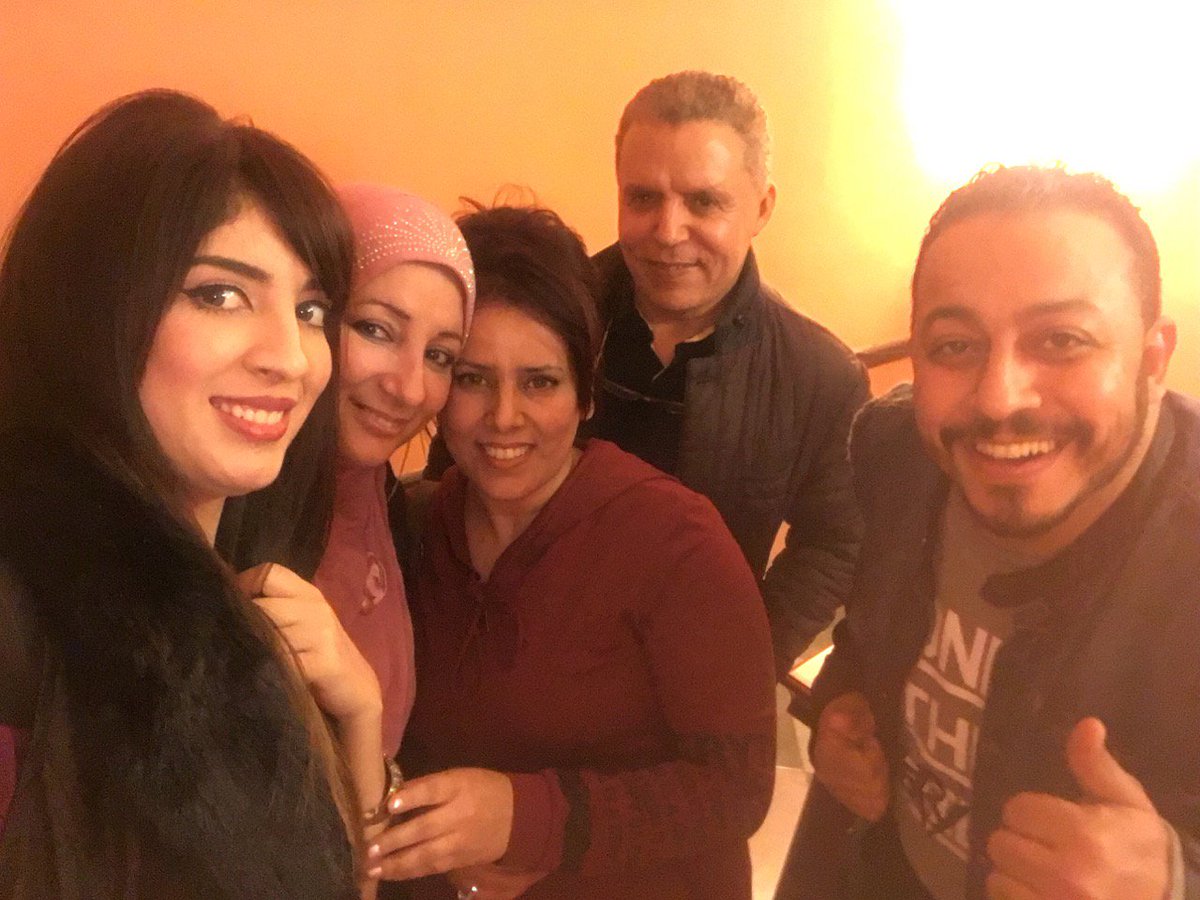 aljazairi79's tweet photo. مع المنتج عمر زيات والنجمه سهيله وماما سهيله وصديقة العسل  يوم حلو جدا وانشاء الله غير الخير 
حبيبتي سهيلة في عينيه https://t.co/DH9pIVgzTX