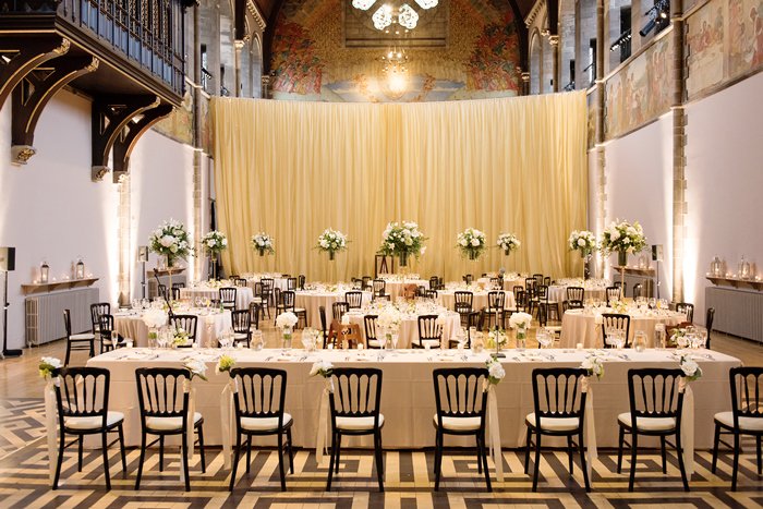 Elegant yet chic with a whole lot of charm-Emma&amp;Jamies #wedding was captured by <a href="/julietinton/">JulieTintonPhoto</a> bit.ly/1Ta1nYN