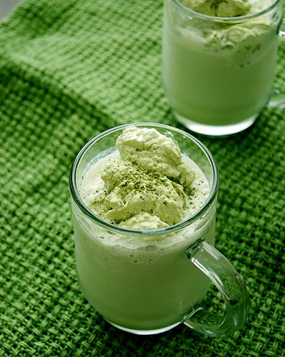 Iced Green Tea Latte by: asian-fusion #matchaoutlet.com #matcha ow.ly/XTWP0