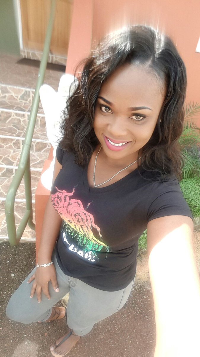 StreetSupplyCo's tweet photo. #Inthestreets with the lovely #MissOptimisticShea … Rocking @CooyahClothing #RastaLion #tshirt #TheStreetSupplyCo https://t.co/yG8QyQOwet