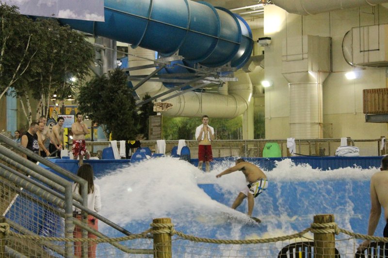 FlowRiderInc's tweet photo. Shop & Shred @MallOfAmerica #FlowRider #FlowTopia https://t.co/raaIUCmtUa