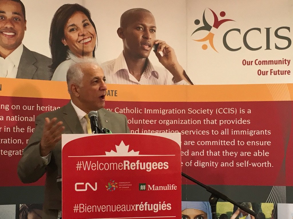ahlainorg's tweet photo. In #yyc, equal number of govt and private sponsored refugees. Shows generosity of #yyc. #welcomerefugees #ccis https://t.co/W07iv3pZnt
