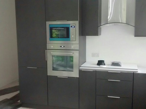 johndwelsh's tweet photo. 1 of 8 kitchens fitted in 2 weeks #CardiffCityCenterapartments  #kitchenfitter #handyman https://t.co/S7rTzA3wAF
