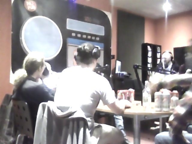 JessHdbg's tweet photo. En direct des studios! :D #Headbanging #48FM Rendez-vous maintenant sur le 105.0FM ou sur https://t.co/Jq0rlF4w0I https://t.co/o7NxSkKLe8