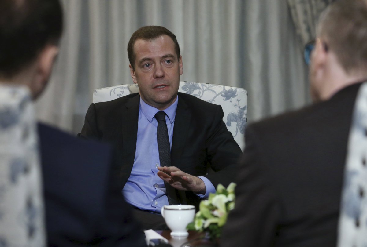 volkskrant's tweet image. Russische premier Medvedev waarschuwt VS voor nieuwe wereldoorlog volkskrant.nl/buitenland/med…