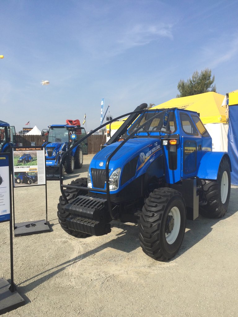 NH_UtilityTr's tweet image. The T4.120 With LOW PRO Cab showcased here at the World Ag Expo here in Tulare, CA.