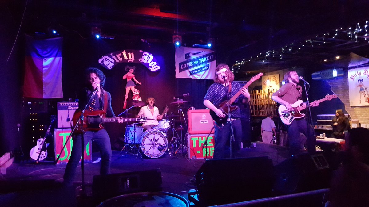 STEENofficial's tweet photo. @JamTherapy killing it. Check em out! https://t.co/e83UWgqZsP