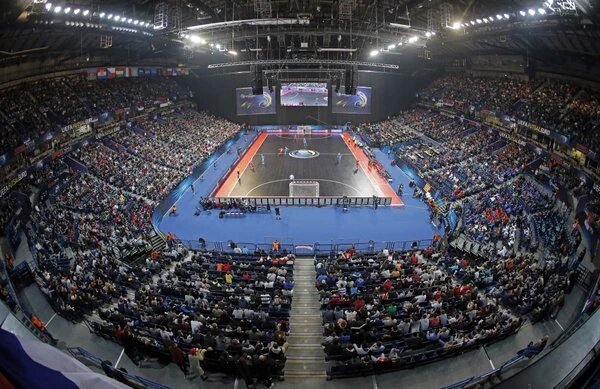 Sí, sí. Llenazos en Belgrado. El #Futsal tiene entidad de deporte grande. Aún queda trabajo, pero esto es imparable.