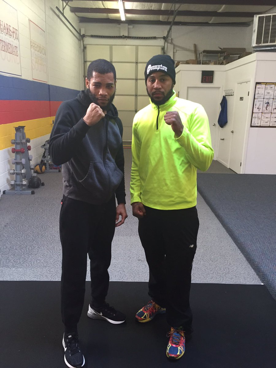 squarefitpro's tweet photo. Two #CHAMPS in the making at the #SquareFit Academy. #pro #boxing #conditioning👊🏾👊🏾👊🏾 https://t.co/sX4BXgfL2f