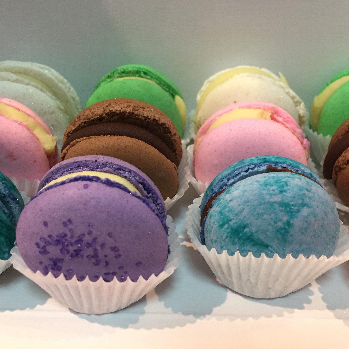 180bakery's tweet photo. Macarons #macarons #bogota #pasteleria #pastry #dulce #regalo #foodie #food #tasty #frenchmacaron #yummy #reposteria https://t.co/vaSoHhryBN