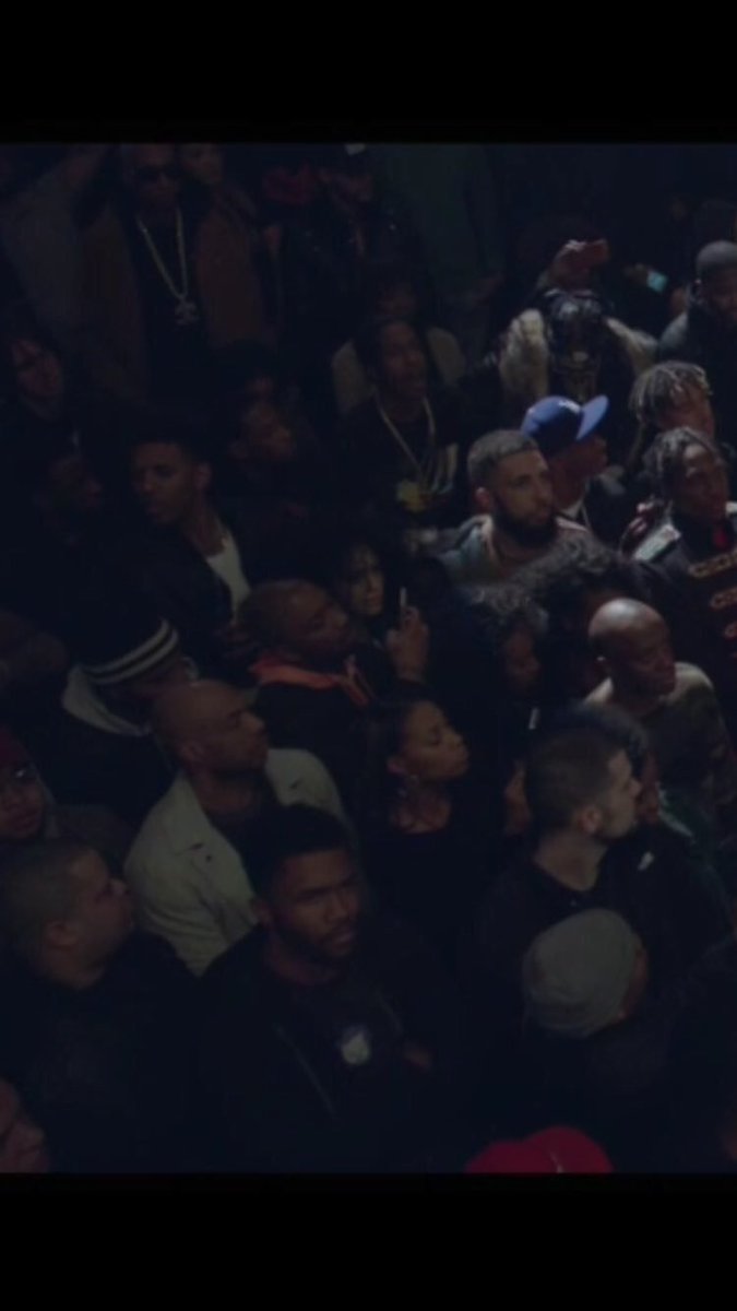 WhitevsBIackTwt's tweet photo. Frank Ocean is still alive #YeezySeason3 https://t.co/DwHfYG8BsQ