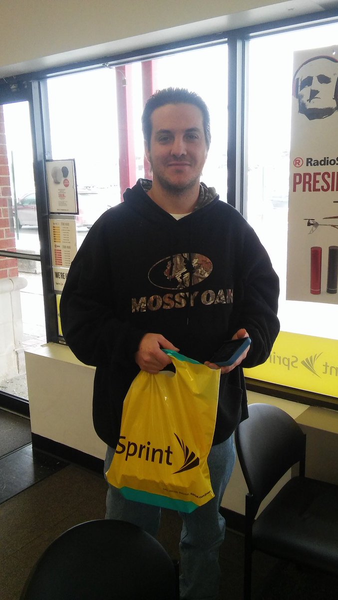 SprintRS7461's tweet photo. This is Bob. Bob has Sprint. Bob is smart. Be like Bob. Welcome to @sprint family. #belikebob #gettingbettereveryday https://t.co/NdsFvnaFJ4