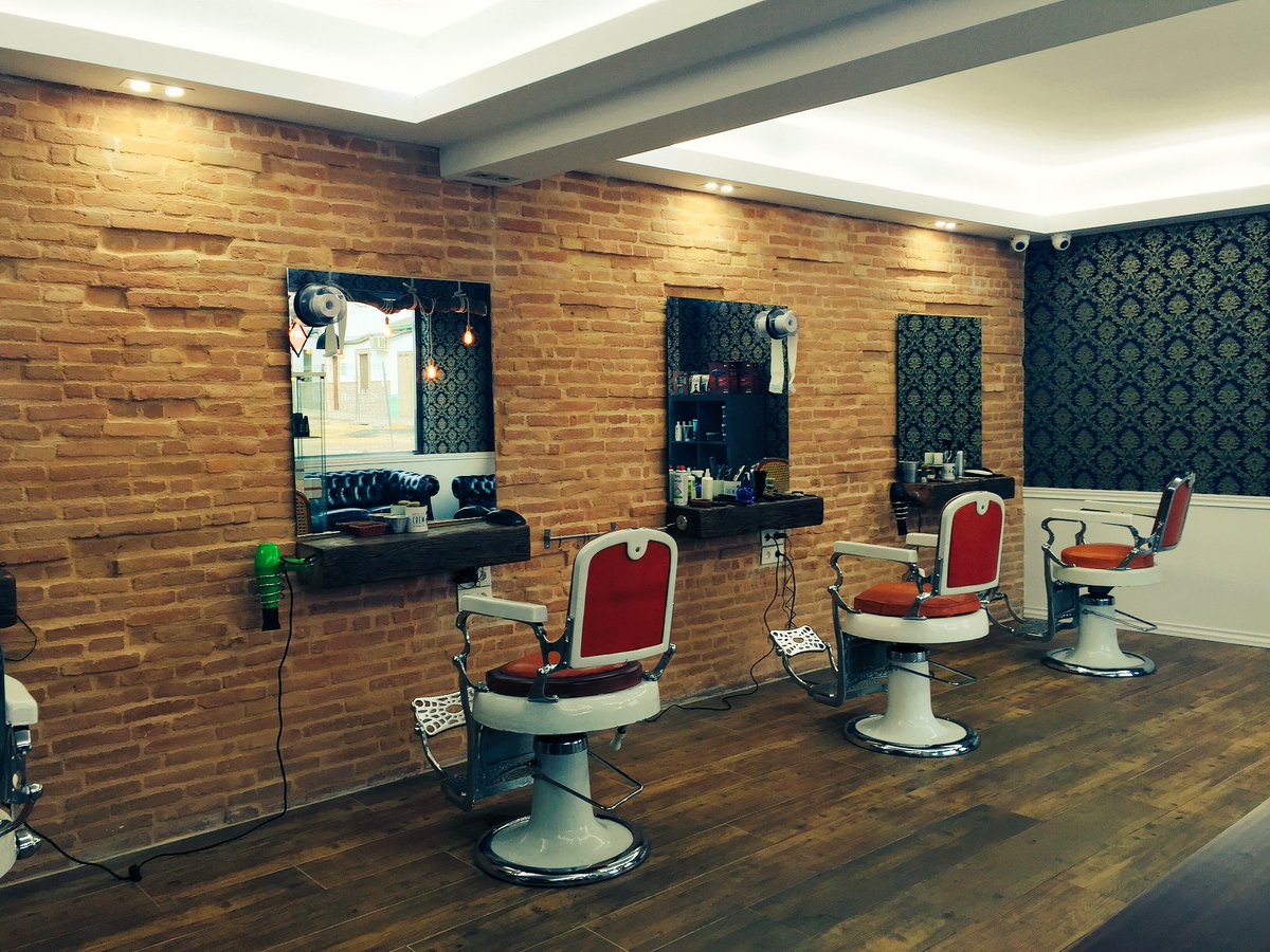 Royal barber tweet media