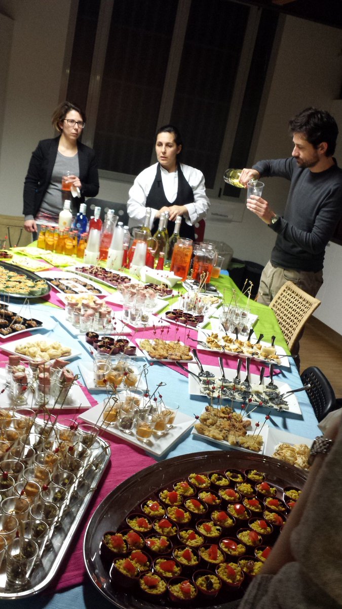 UXbcMi's tweet photo. Prima di improvvisare, ricarichiamo le energie :) #uximpro #uxbcmi #gnamgnam https://t.co/nTNpudC164