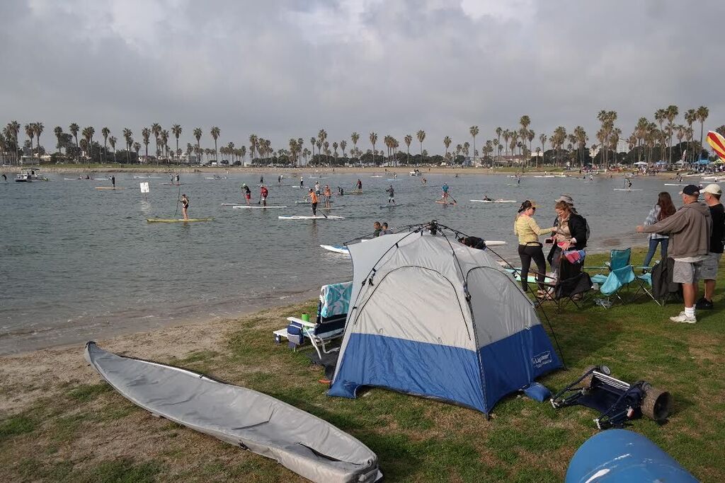 We had a blast at the #HanohanoOutrigger event! Lots of people were relaxing on the #beach in our #popupshelters!