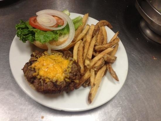 TheWanderInn's tweet photo. Why not try our premium Steak Burger with filet mignon tips, brisket &amp; short ribs  with fresh cut fries #STEAKBURGER https://t.co/Q4rHS00VLC