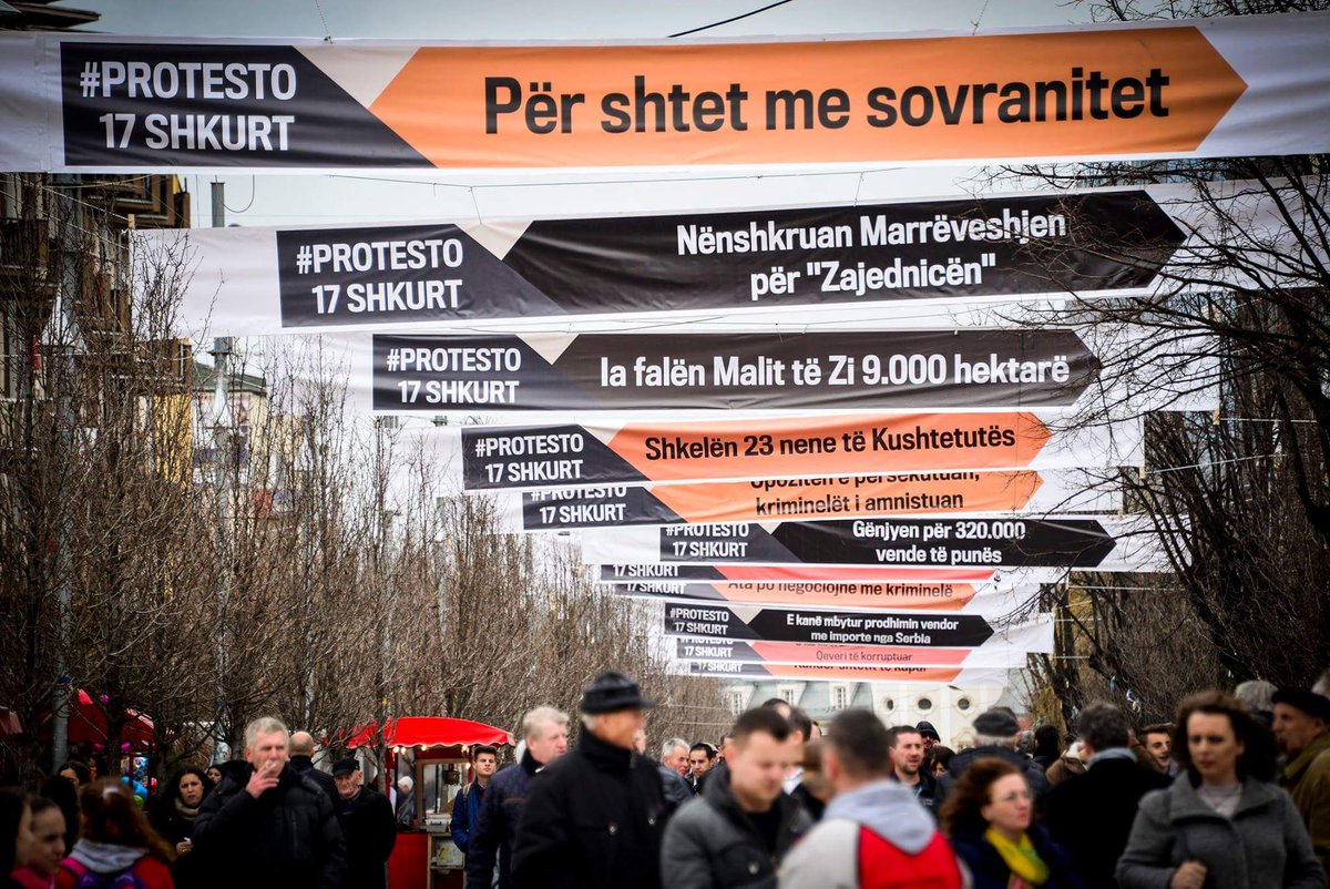 hheroooooo's tweet photo. Protesto me 17 Shkurt #MeVV #KundรซrPushtetit https://t.co/RcWDmIcGgT
