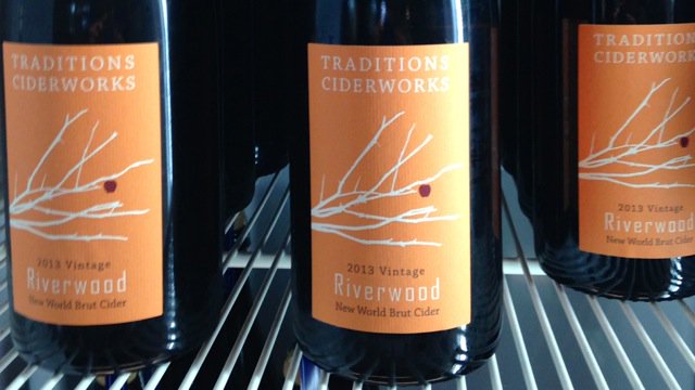 blyon3's tweet photo. Photos: @2TownsCider #cidercon2016 bus-tour of #willamettevalley. Posted at https://t.co/lX3jyQfWhi https://t.co/zjmMB0Y7uB