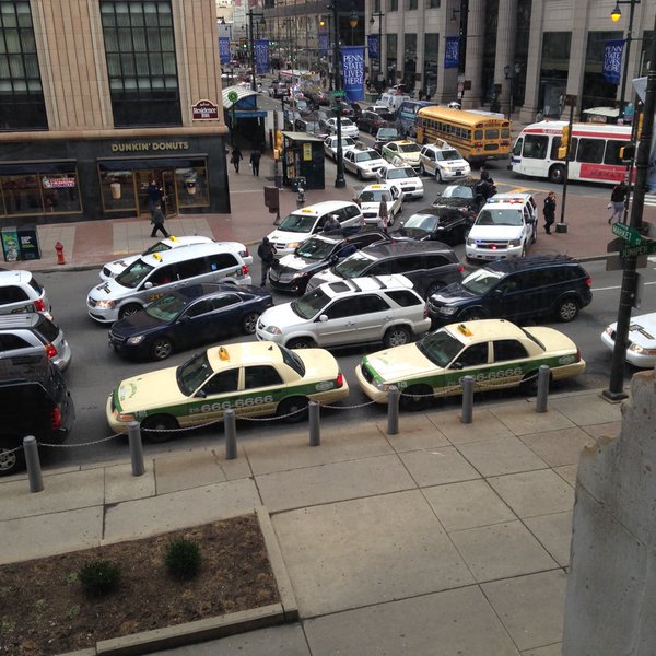 CBSPhiladelphia's tweet photo. Taxi Drivers Clog Center City Protesting Uber https://t.co/qQmsb9Foj1 (photo credit: @PatLoeb) https://t.co/pZQlEmFU0F