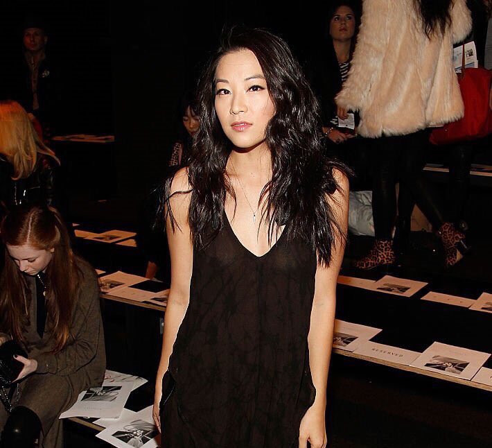 dailyarden's tweet photo. arden at new york fashion week!! she's so gorgeous!! https://t.co/iHZIb252jN
