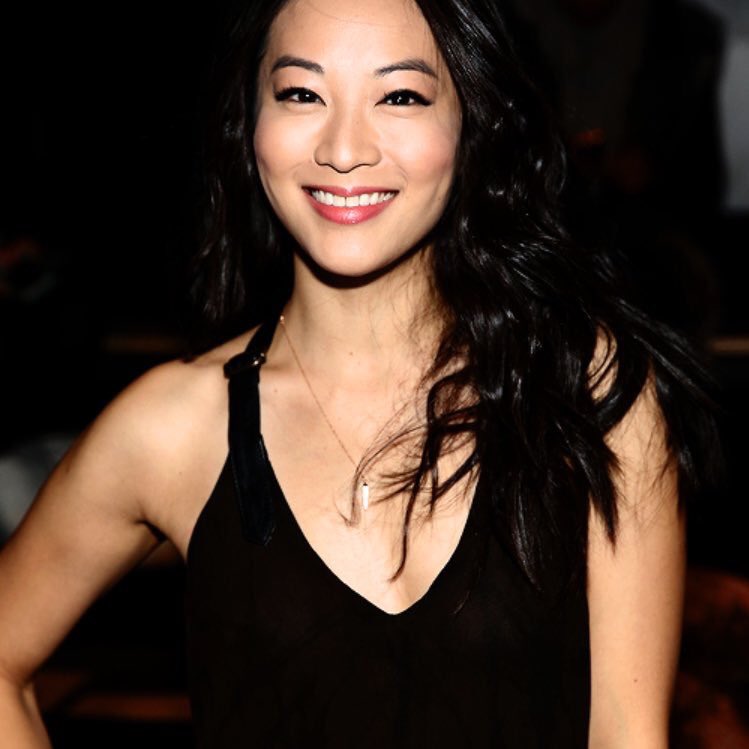 dailyarden's tweet photo. arden at new york fashion week!! she's so gorgeous!! https://t.co/iHZIb252jN