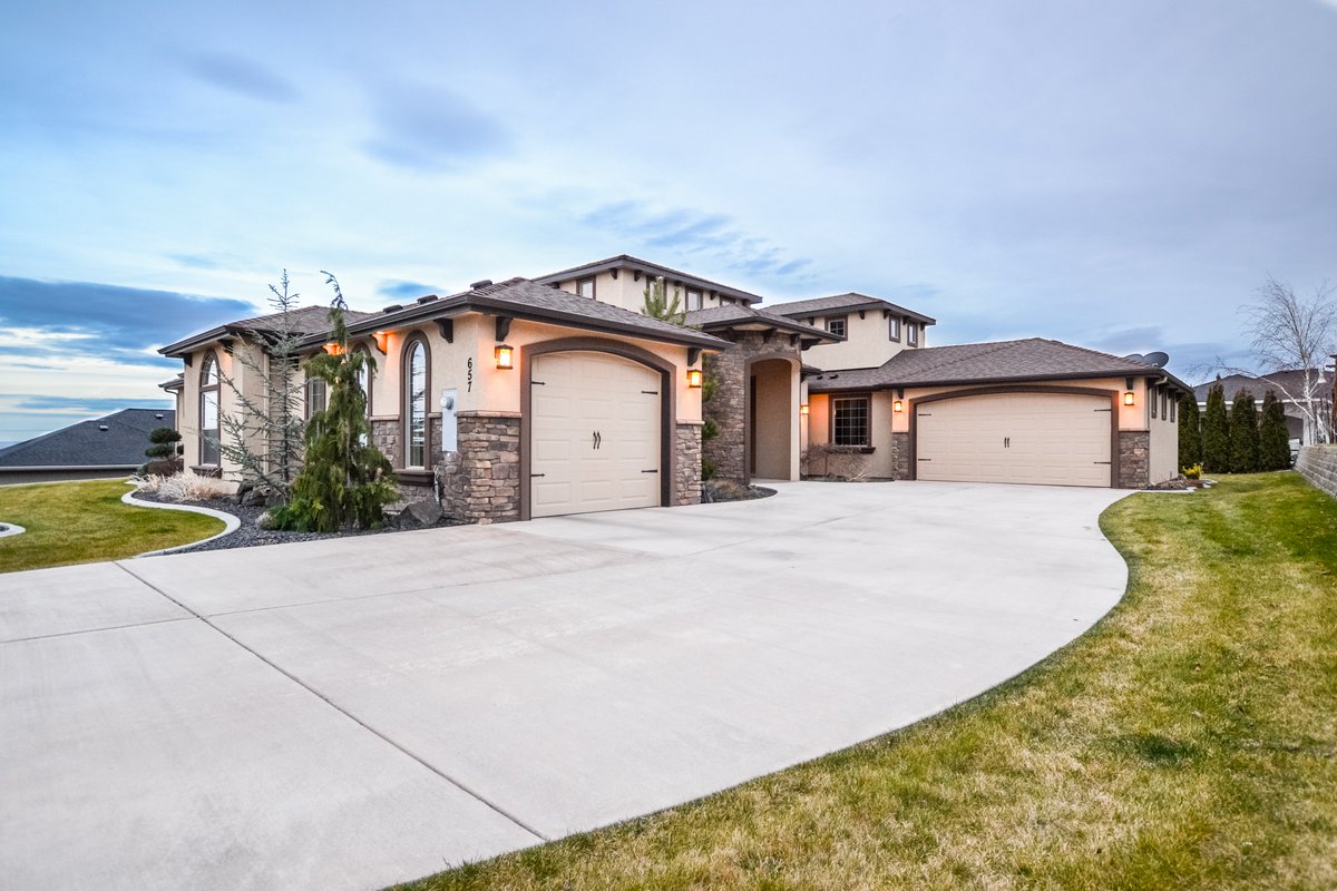 DallasGreenTeam's tweet photo. Check out this NEW listing! https://t.co/rvrqy4fH3z  #RichlandWA #DallasGreenTeam #NewListing #REMAX #REMAXPro https://t.co/6kMuxsHLCB