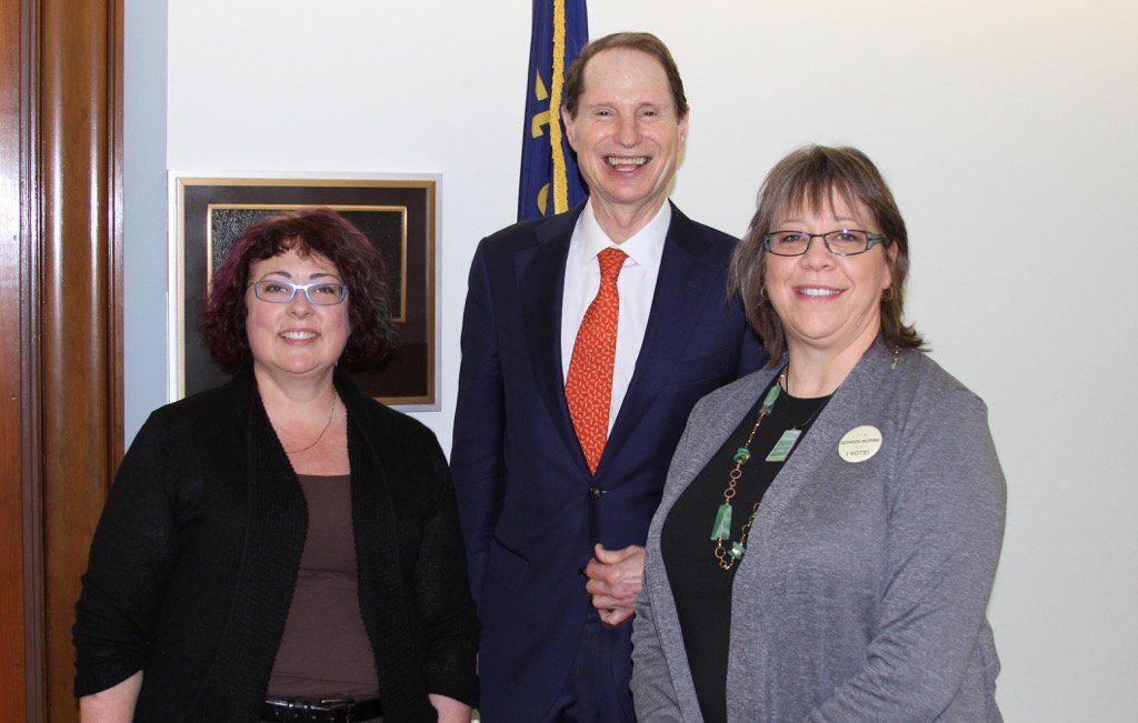 NFekaris's tweet photo. Advocating for student health with an Oregon champion, Sen Wyden!@JeffRoseSupt @RonWyden #NASNBOD2016 https://t.co/Uk5K3rJ4WM