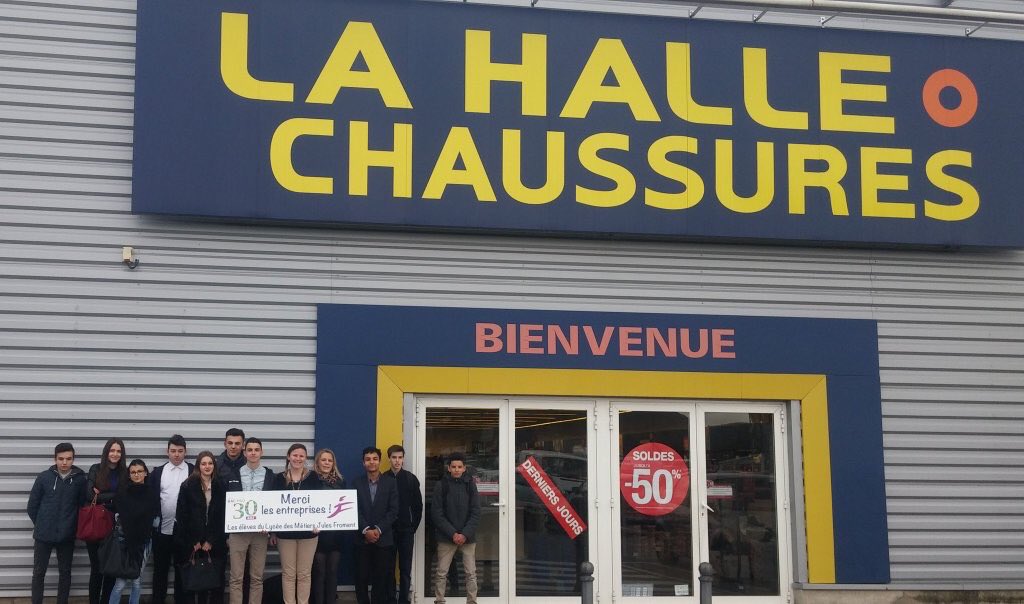 LP_Froment07's tweet photo. #30ansbacpro -suite- les élèves du #lp_froment07 #Aubenas remercient #lahalle aux chaussures pour son soutien  ! https://t.co/tWGCO8nNh0