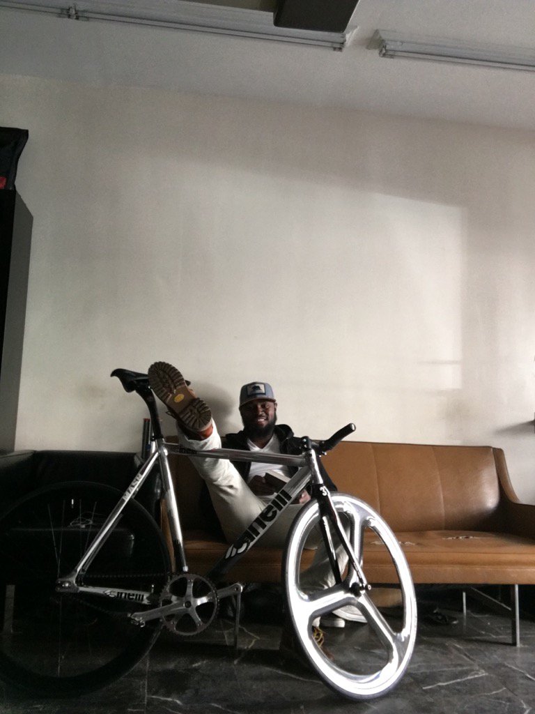 sharp1love's tweet photo. Bike life love it https://t.co/94v4pbbf1a