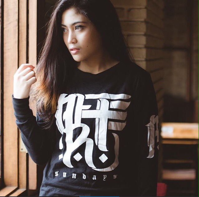 NEW ARRIVAL From AFTERSUNDAYS
"LS LEGEND"
Price 140K
For Online Order : 
Sms : 082227590800
Pin : 2B2E140F