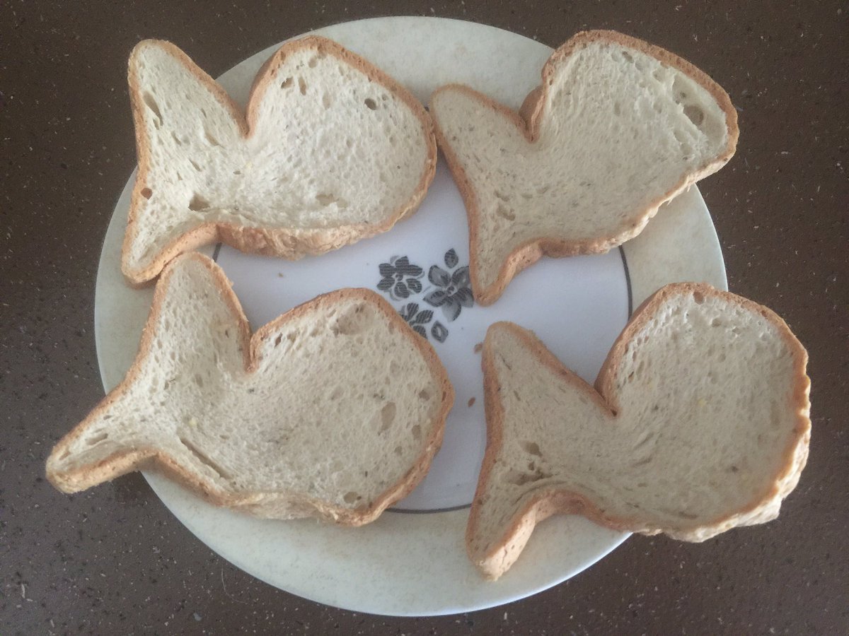 TheXSivDon's tweet photo. Looks like I am going to have a whale of a samich for lunch! #funnybread #yeg #shpk #drunkbaker https://t.co/ulpkAwL8ph