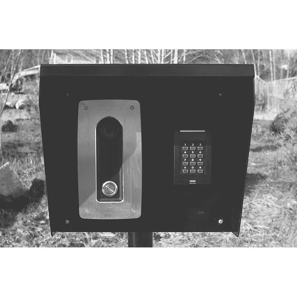 TantalusLabs's tweet photo. Hello, HAL. Do you read me? #BuildingAGreenhouse https://t.co/nTxRJ0GUix https://t.co/cBZt068LxC