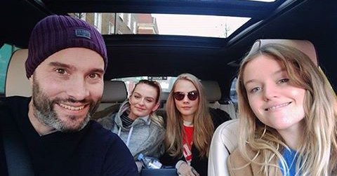 #New | <a href="/Caradelevingne/">💙</a> with friends in London 2/11/16