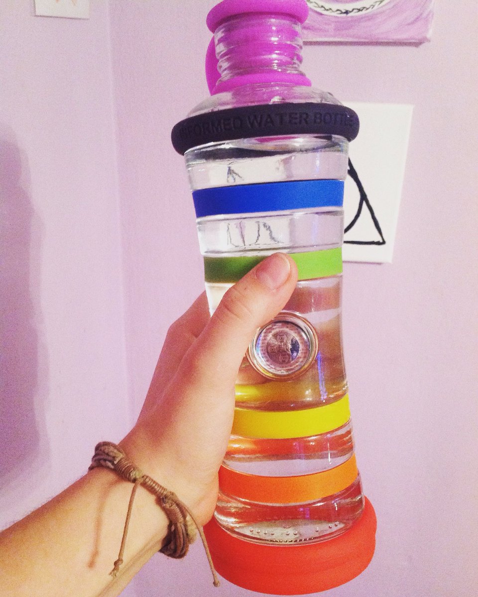 Malkiiiska's tweet photo. Pijme vodu, pijme živou vodu.
#informedbottle #informedwater #i9technology https://t.co/dc1fyqgokj